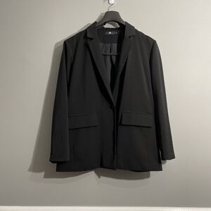 Luyann Women’s XL Black Jacket Blazer Sharp Silhouette Versatile Office Chic